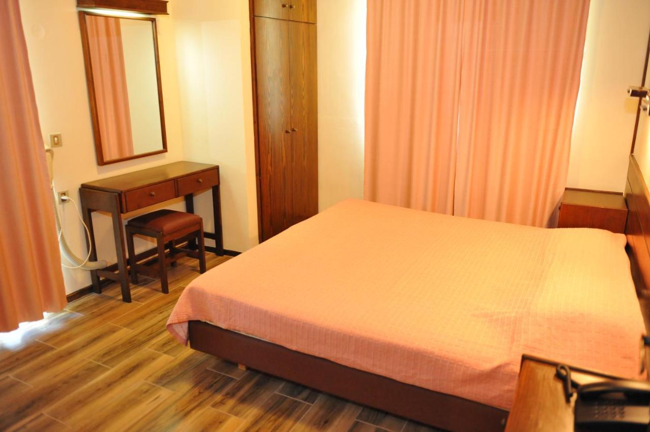 Niki Hotel Apartments イアリソス エクステリア 写真